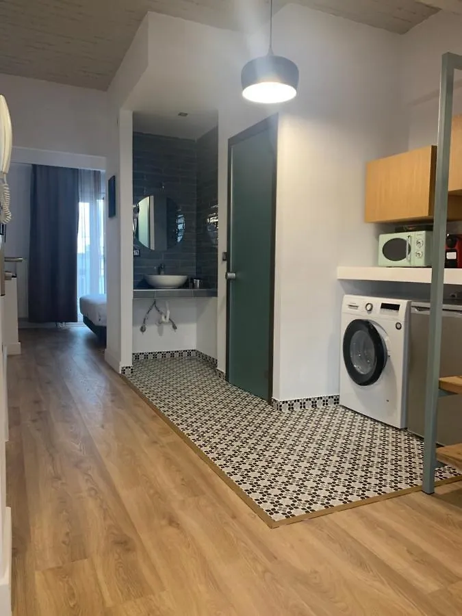 White Bottle Superior Apartments Salonic