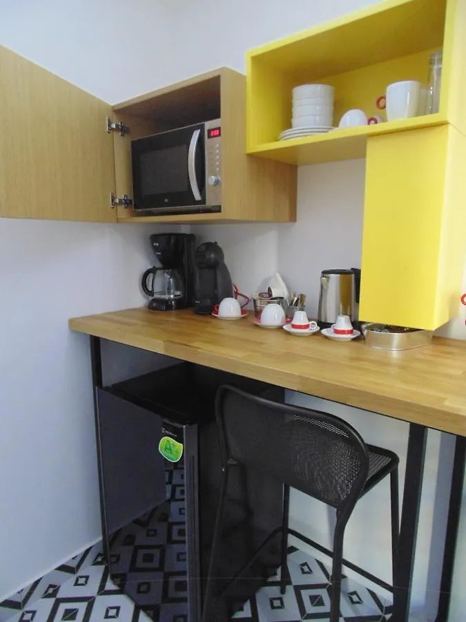White Bottle Superior Apartments Salonic